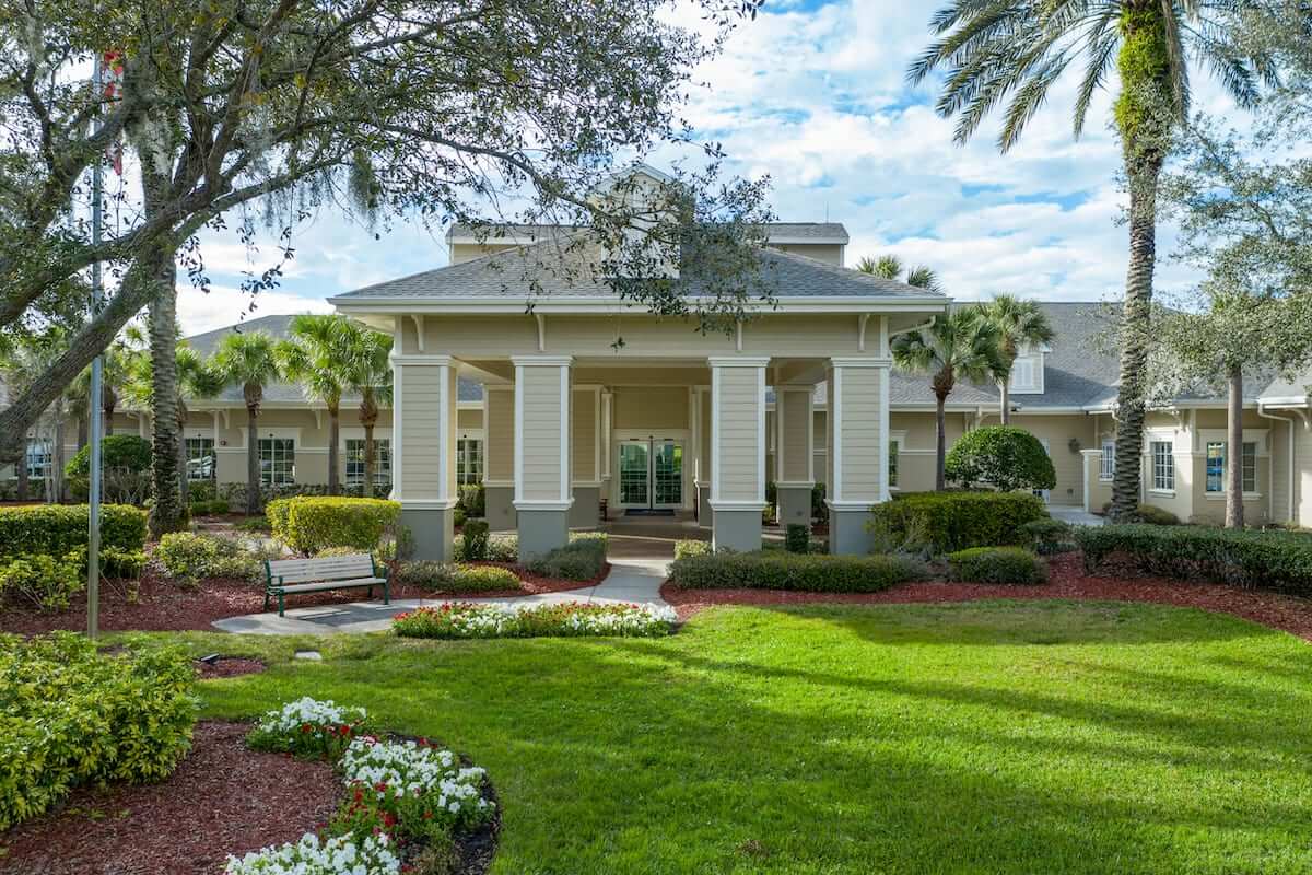 Senior Living Photo Gallery - Aston Gardens At Tampa Bay