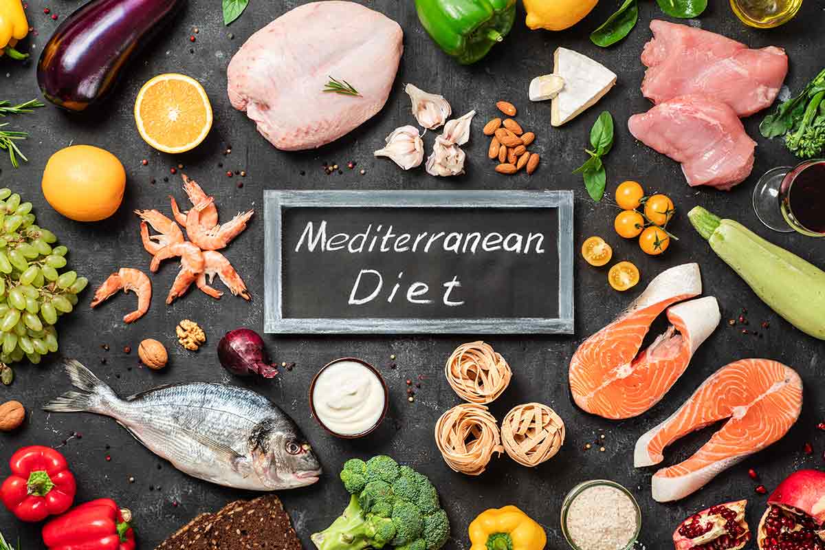 https://www.astongardens.com/wp-content/uploads/2021/10/the-benefits-of-a-mediterranean-diet-for-older-adults.jpg