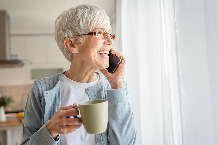 5 Tips To Stay Connected With Old Friends As You Age In Independent ...